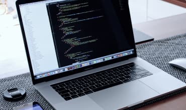 React 19 vs Next.js 15: Choosing the Right Framework in 2025